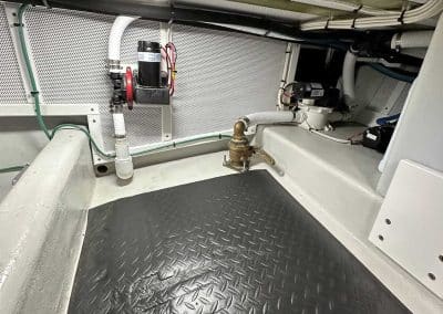 Yacht TWISTED - 2020 36' Calvin Beal - ENGINE ROOM