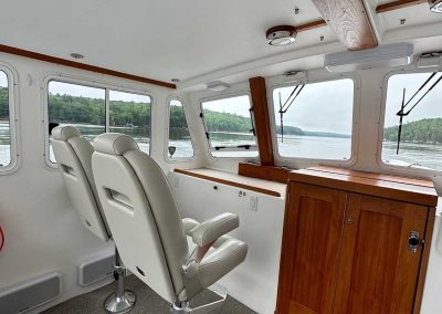 Yacht TWISTED - 2020 36' Calvin Beal - HELM