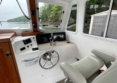Yacht TWISTED - 2020 36' Calvin Beal - HELM
