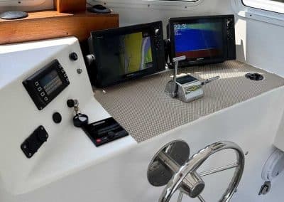 Yacht TWISTED - 2020 36' Calvin Beal - HELM
