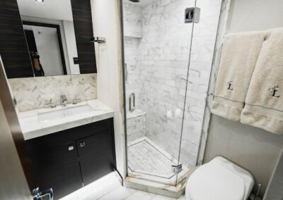 VIP Stateroom Bath | SURPLUS LINES - 91′ 8″ (27.94m) Hatteras 2019 Flybridge Motor Yacht