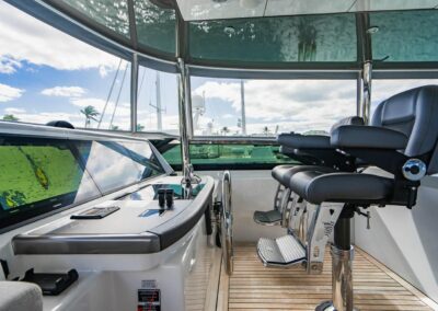 Yacht SURPLUS LINES - 91′ 8″ (27.94m) Hatteras 2019 Flybridge Motor Yacht