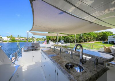 CHINDON – 100′ (30.48m) Ocean Alexander 2017 Motor Yacht Enclosed Bridge
