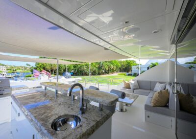 CHINDON – 100′ (30.48m) Ocean Alexander 2017 Motor Yacht Enclosed Bridge