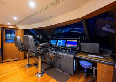 CHINDON – 100′ (30.48m) Ocean Alexander 2017 Motor Yacht Enclosed Bridge