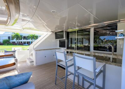 CHINDON – 100′ (30.48m) Ocean Alexander 2017 Motor Yacht Enclosed Bridge