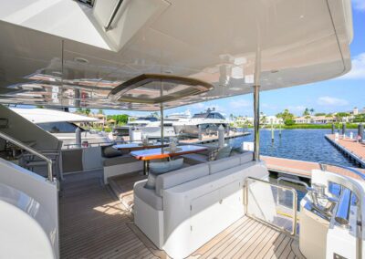 CHINDON – 100′ (30.48m) Ocean Alexander 2017 Motor Yacht Enclosed Bridge