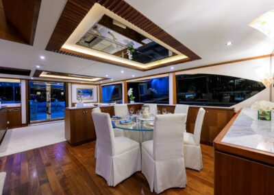 CHINDON – 100′ (30.48m) Ocean Alexander 2017 Motor Yacht Enclosed Bridge