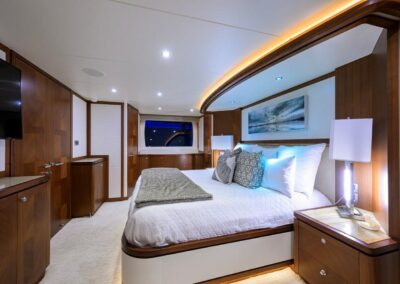 CHINDON – 100′ (30.48m) Ocean Alexander 2017 Motor Yacht Enclosed Bridge