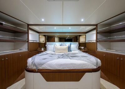 CHINDON – 100′ (30.48m) Ocean Alexander 2017 Motor Yacht Enclosed Bridge
