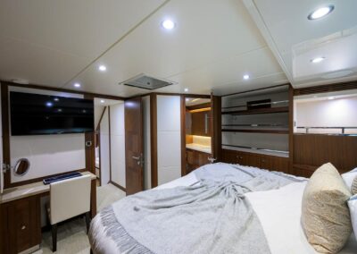 CHINDON – 100′ (30.48m) Ocean Alexander 2017 Motor Yacht Enclosed Bridge