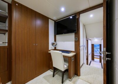 CHINDON – 100′ (30.48m) Ocean Alexander 2017 Motor Yacht Enclosed Bridge