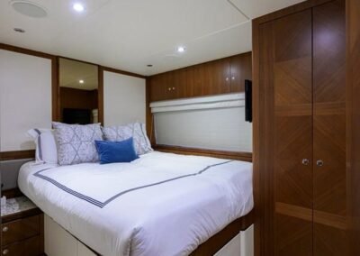 CHINDON – 100′ (30.48m) Ocean Alexander 2017 Motor Yacht Enclosed Bridge