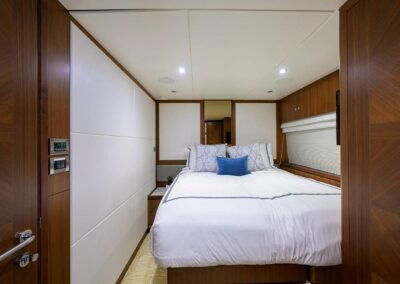 CHINDON – 100′ (30.48m) Ocean Alexander 2017 Motor Yacht Enclosed Bridge