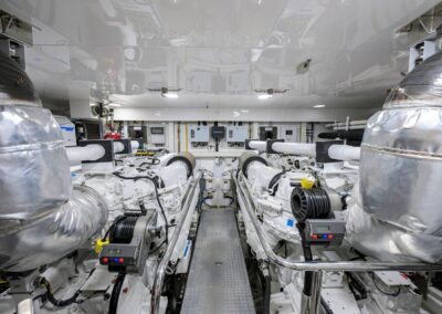 CHINDON – 100′ (30.48m) Ocean Alexander 2017 Motor Yacht Enclosed Bridge